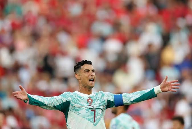 O reencontro de Luka Modrić e Cristiano Ronaldo na mesma partida suscitou doces recordações